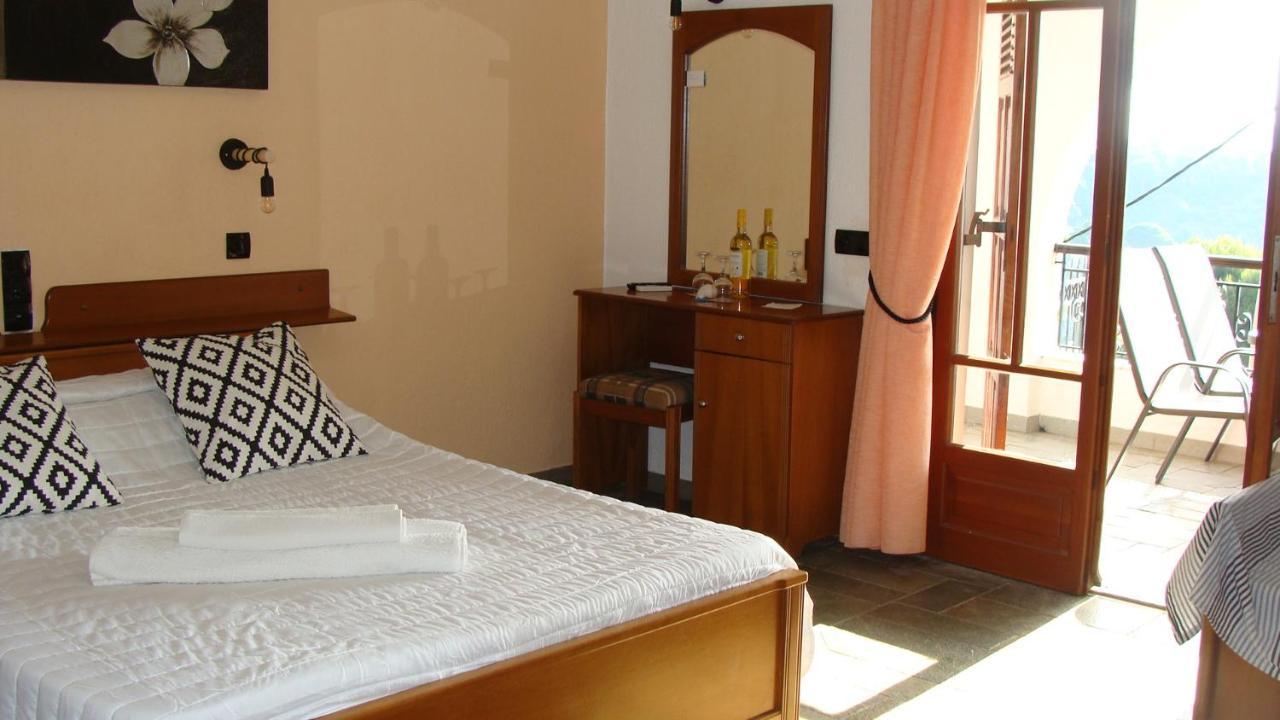 Captain George'S Apartments Patitiri  Bagian luar foto